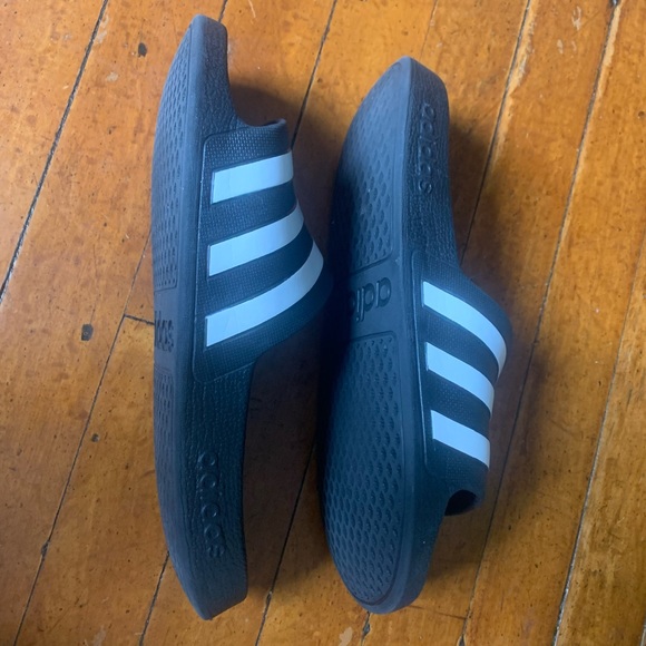 Men’s Adidas slides size 8 Black - Picture 3 of 9